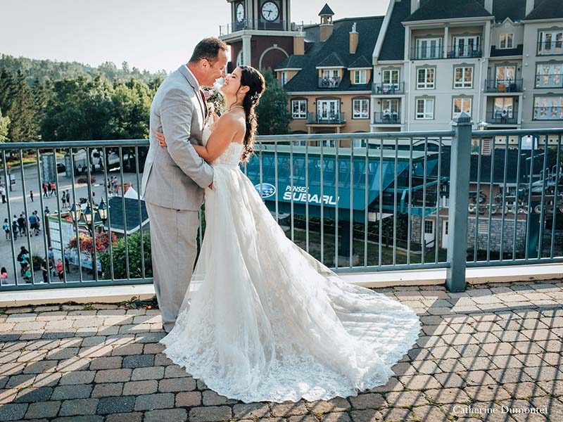 newlyweds in Mont-Tremblant village