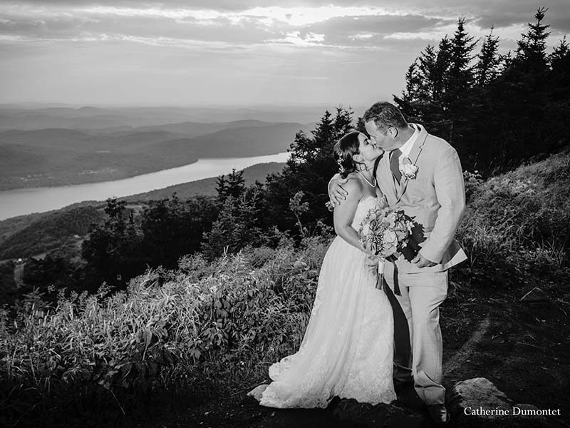 newlyweds at Mont Tremblant summit