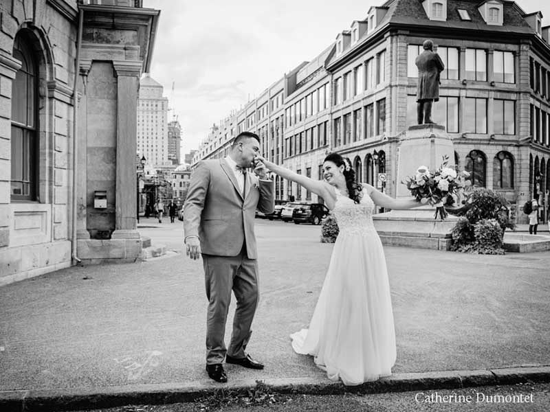 Les mariés dans le Vieux-Montréal
