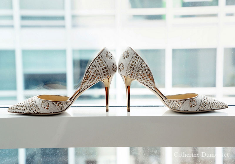 Souliers de la mariée dans la fenêtre