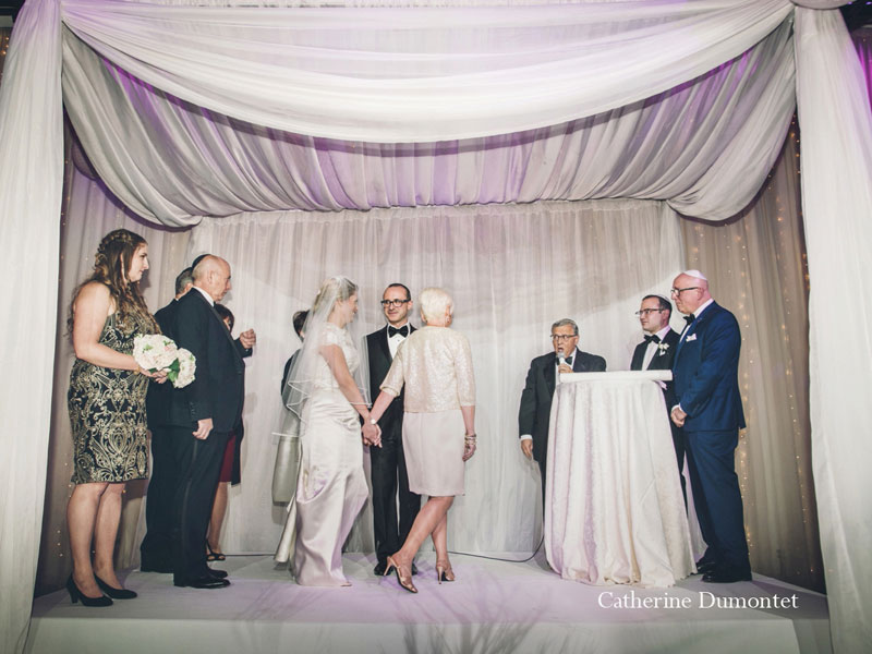 La mariée tourne 7 fois autour du marié