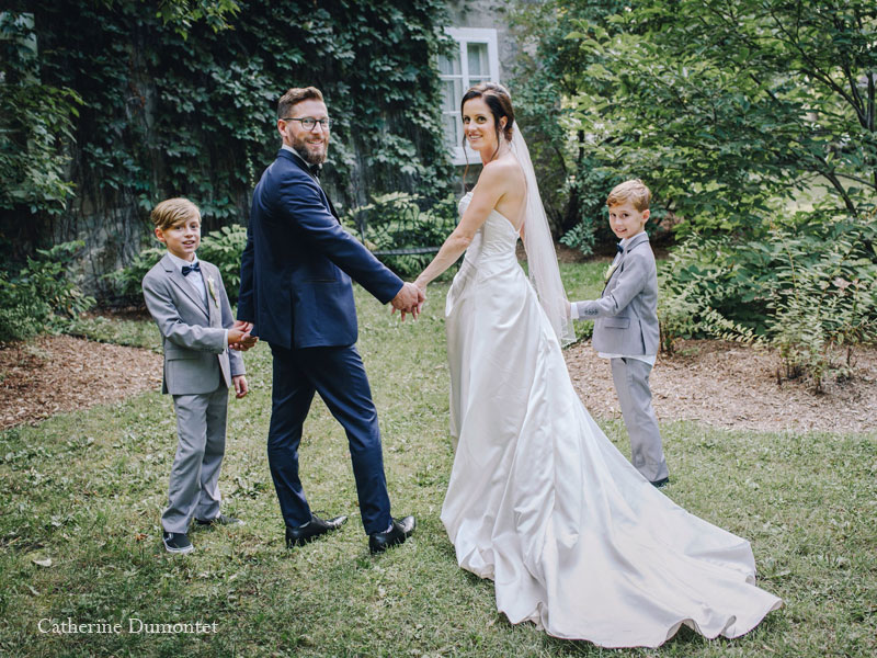 Les mariés avec enfants au Manoir Grant