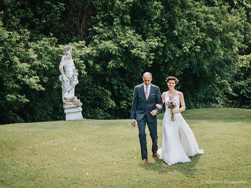 Cérémonie de mariage devant le Vieux Moulin à Rigaud
