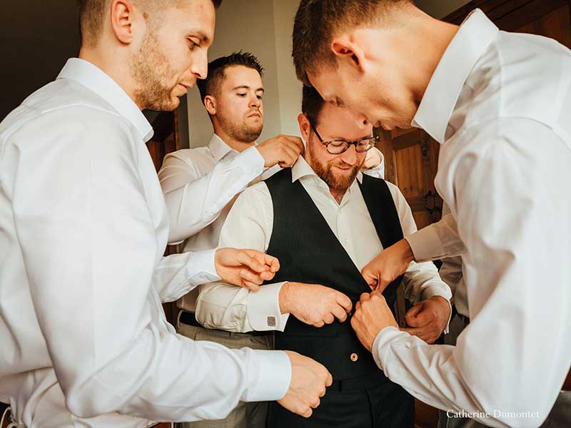 Préparatifs du marié au Grand Lodge Mont-Temblant