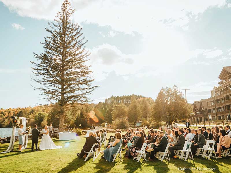 cérémonie de mariage extérieure au Grand Lodge