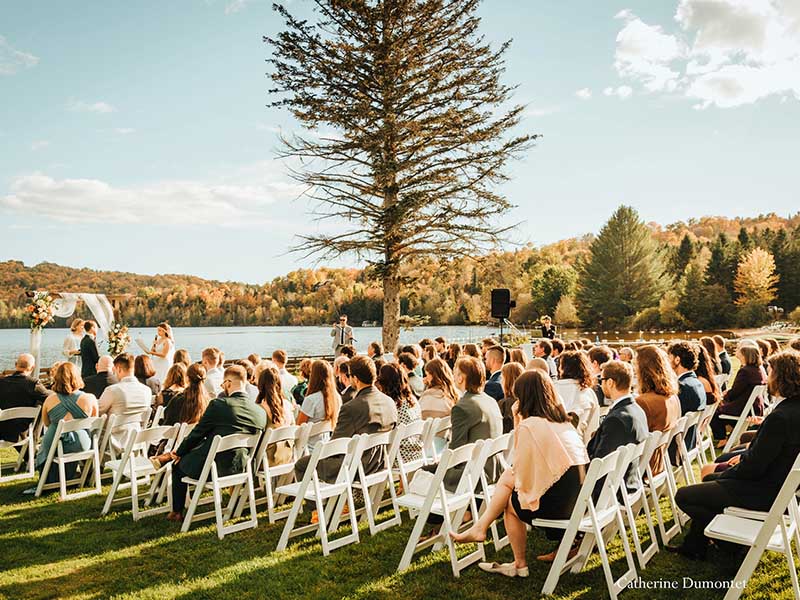 cérémonie de mariage extérieure au Grand Lodge