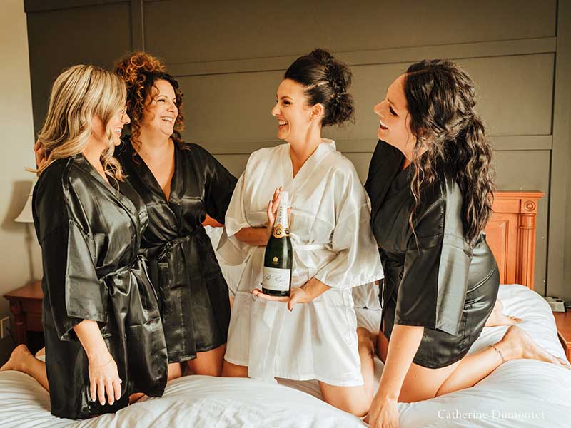 la mariée et ses demoiselles d'honneur au Château Joliette