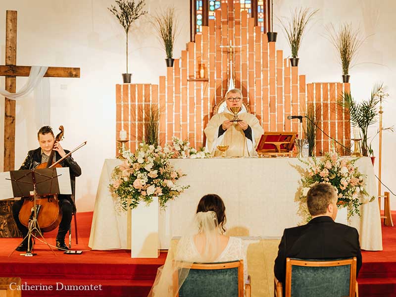 cérémonie de mariage à l'église