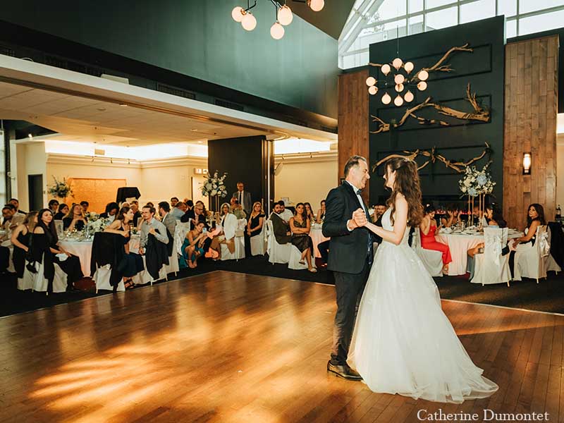 première danse de la mariée avec son papa au Golf Parcours du Cerf