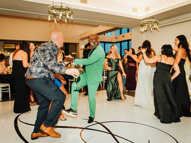 mariage auberge montagne coupee wedding 70